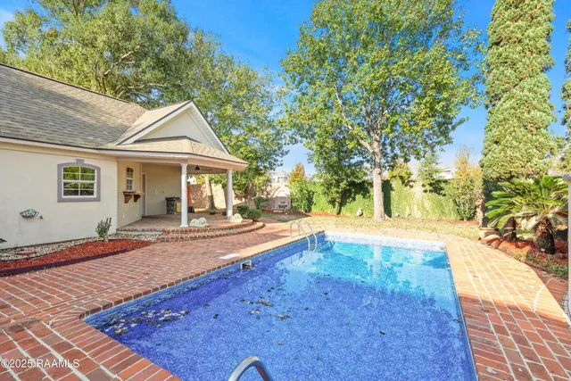 $450,000 | 100 Remington Drive, Lafayette, LA 70503