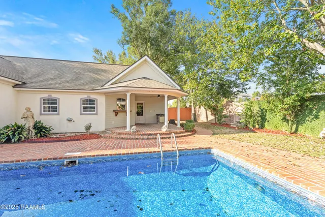 $450,000 | 100 Remington Drive, Lafayette, LA 70503