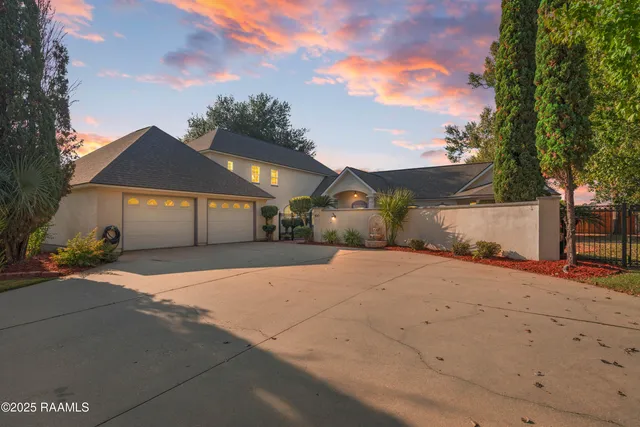 $450,000 | 100 Remington Drive, Lafayette, LA 70503