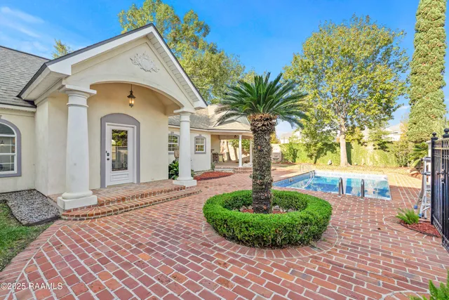 $450,000 | 100 Remington Drive, Lafayette, LA 70503