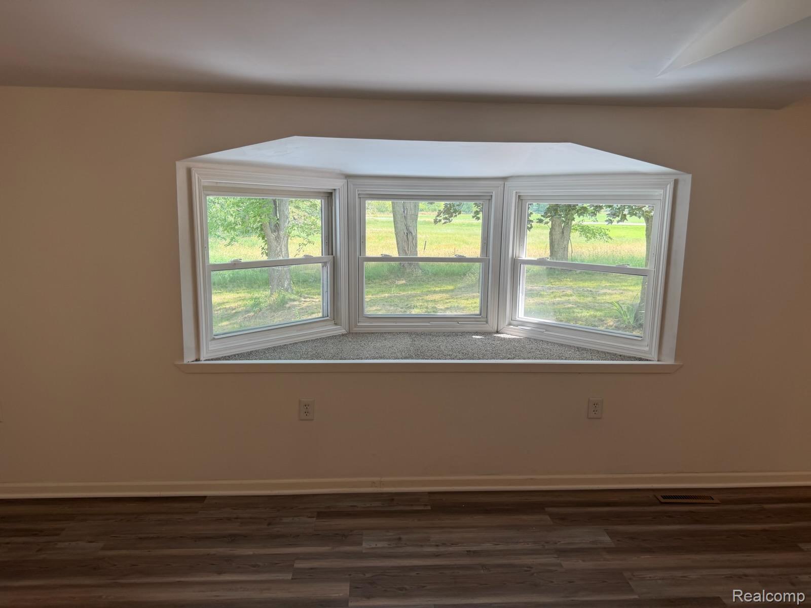 3515 Morton Road Stockbridge, MI 49285 - Photo 6 of 31 IMG_3137.jpg