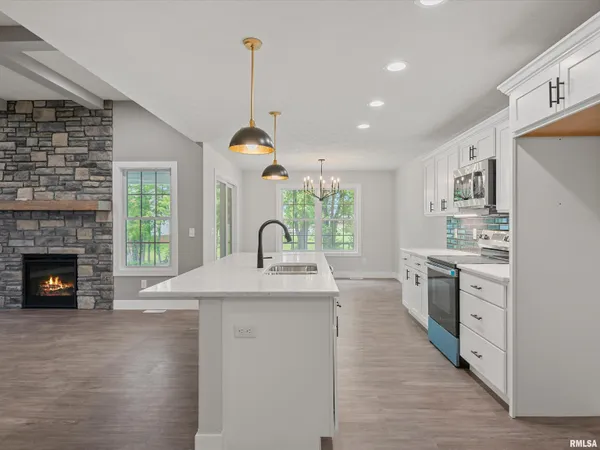 $425,000 | 1703 Ambleside Drive, Springfield, IL 62711