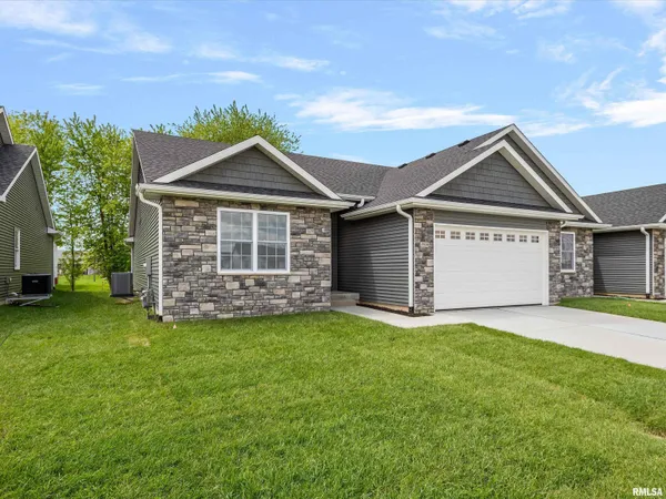 $425,000 | 1703 Ambleside Drive, Springfield, IL 62711