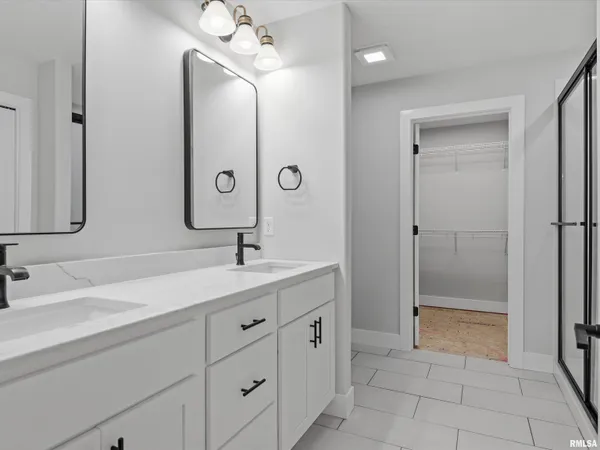 $425,000 | 1703 Ambleside Drive, Springfield, IL 62711