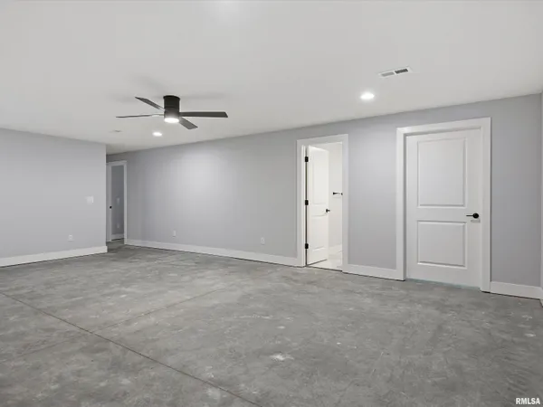 $425,000 | 1703 Ambleside Drive, Springfield, IL 62711