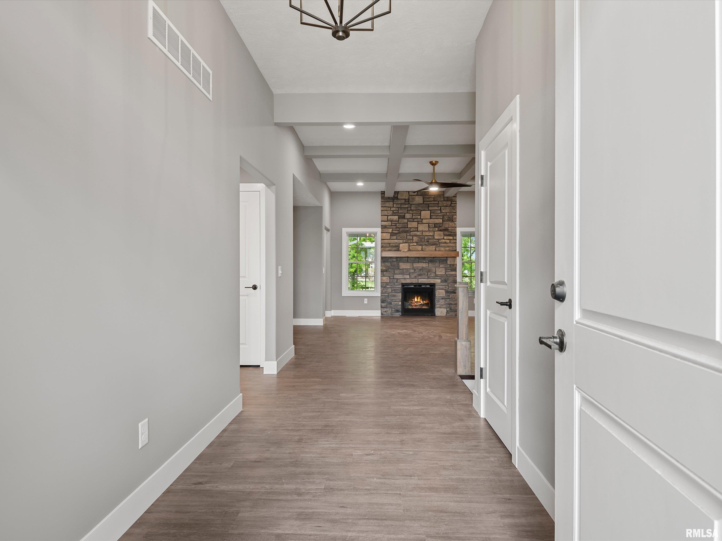 1703 Ambleside Drive Springfield, IL 62711 - Photo 4 of 46