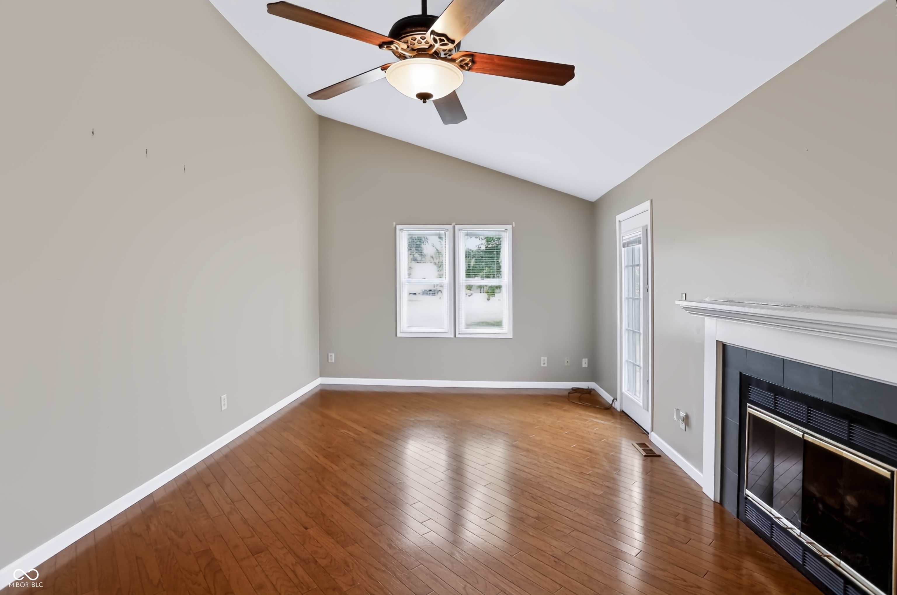 1186 Madrid Road Greenwood, IN 46143 - Photo 6 of 53