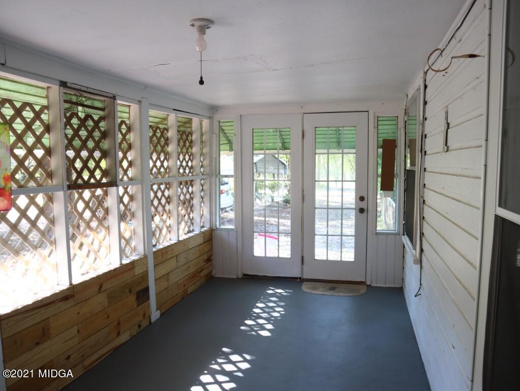 3388 Mogul Road Macon, GA 31217 - Photo 14 of 19 14 Screened Porch