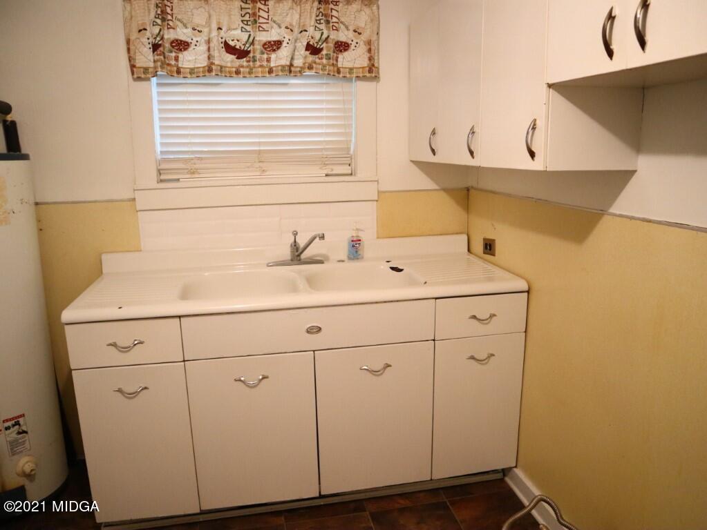 3388 Mogul Road Macon, GA 31217 - Photo 6 of 19 6 Kitchen View 3