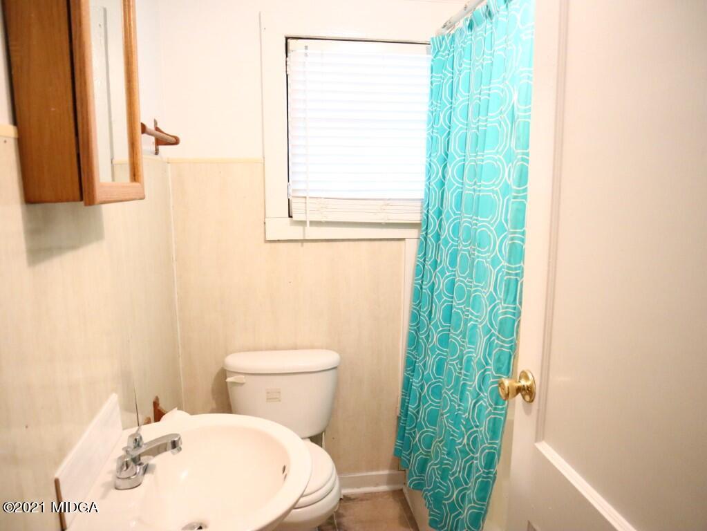 3388 Mogul Road Macon, GA 31217 - Photo 10 of 19 10 Bath