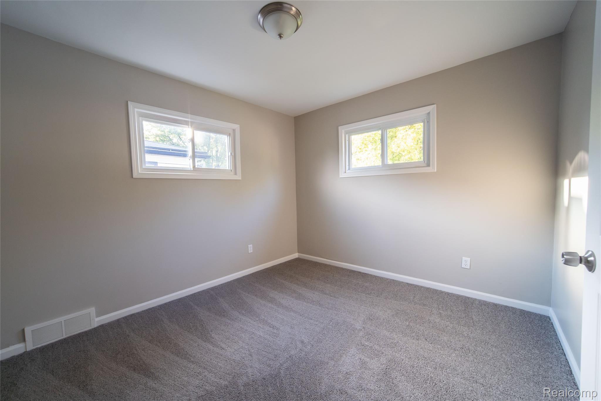 26810 Colgate Street Inkster, MI 48141 - Photo 8 of 12 H1J09922.jpg