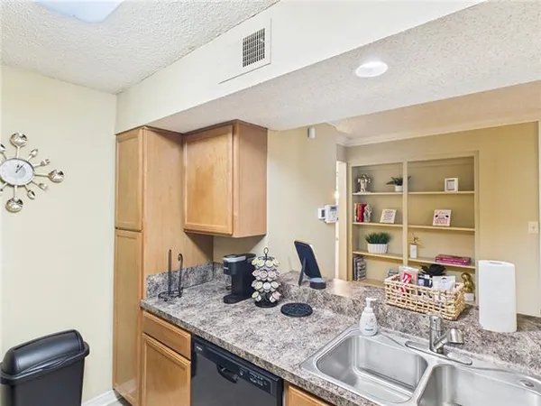$1,350 | 8155 Jefferson Highway, Unit 305, Baton Rouge, LA 70809
