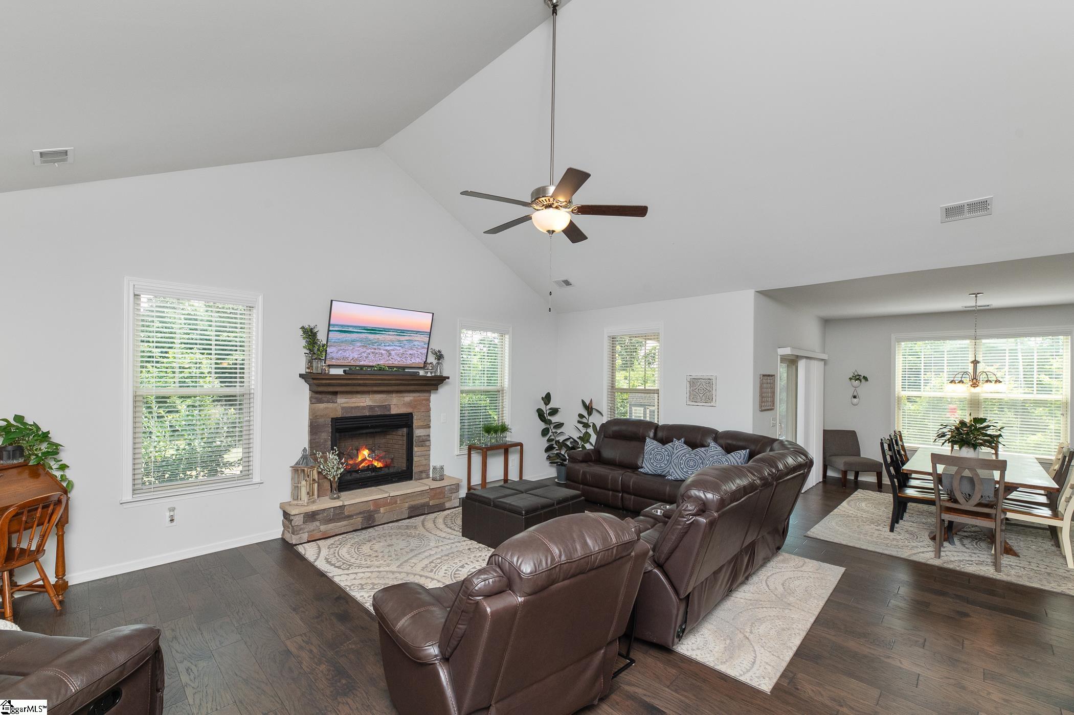 304 Ellsberry Way Greer, SC 29651 - Photo 3 of 28