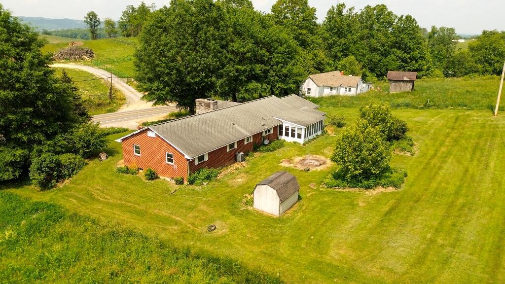 37358 Lee Highway Glade Spring, VA 24340 - Photo 3 of 37 3