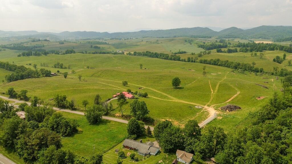 37358 Lee Highway Glade Spring, VA 24340 - Photo 4 of 37 5