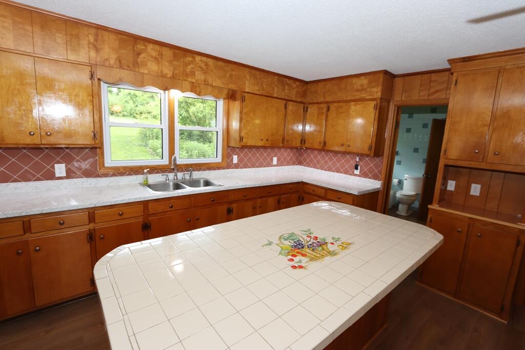 37358 Lee Highway Glade Spring, VA 24340 - Photo 9 of 37 10