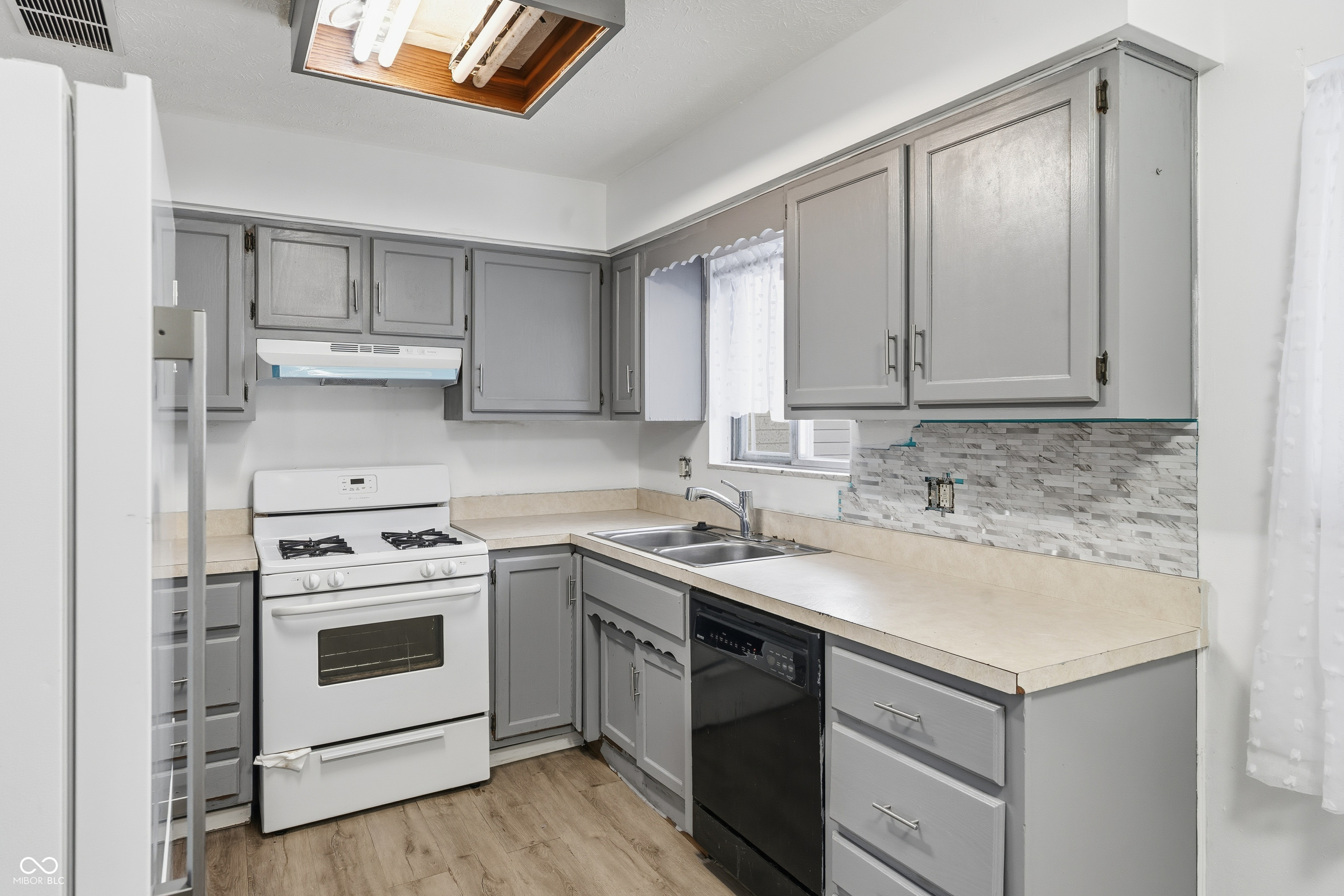 5645 Rinehart Avenue Indianapolis, IN 46241 - Photo 7 of 21