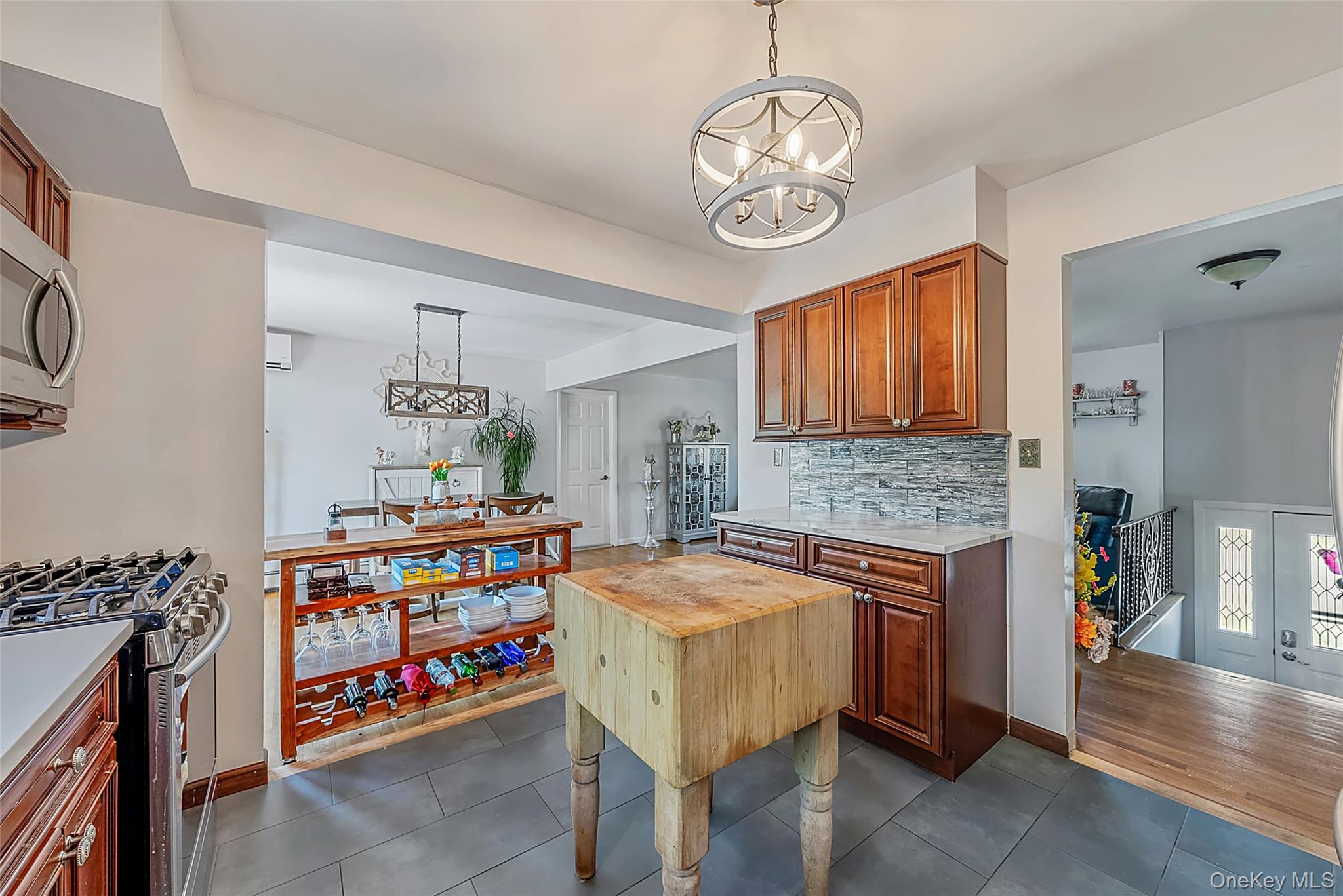 20 Rochelle Court Amityville, NY 11701 - Photo 25 of 43