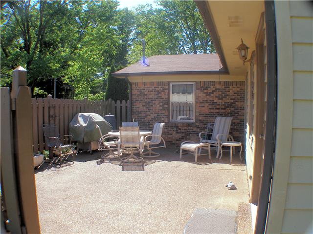 1077 Liberty Road Winchester, TN 37398 - Photo 6 of 20 Private patio area.