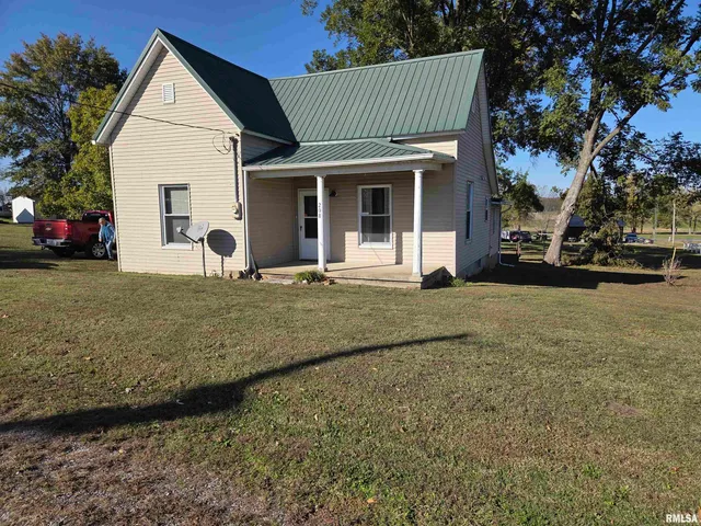 $85,000 | 208 West Cherry Street, Springerton, IL 62887