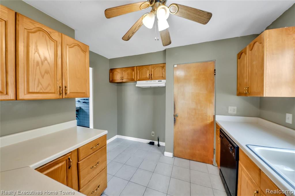 16544 Toepfer Drive Eastpointe, MI 48021 - Photo 15 of 31