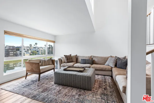 $1,149,000 | 6400 Pacific Avenue, Unit 306, Playa del Rey, CA 90293