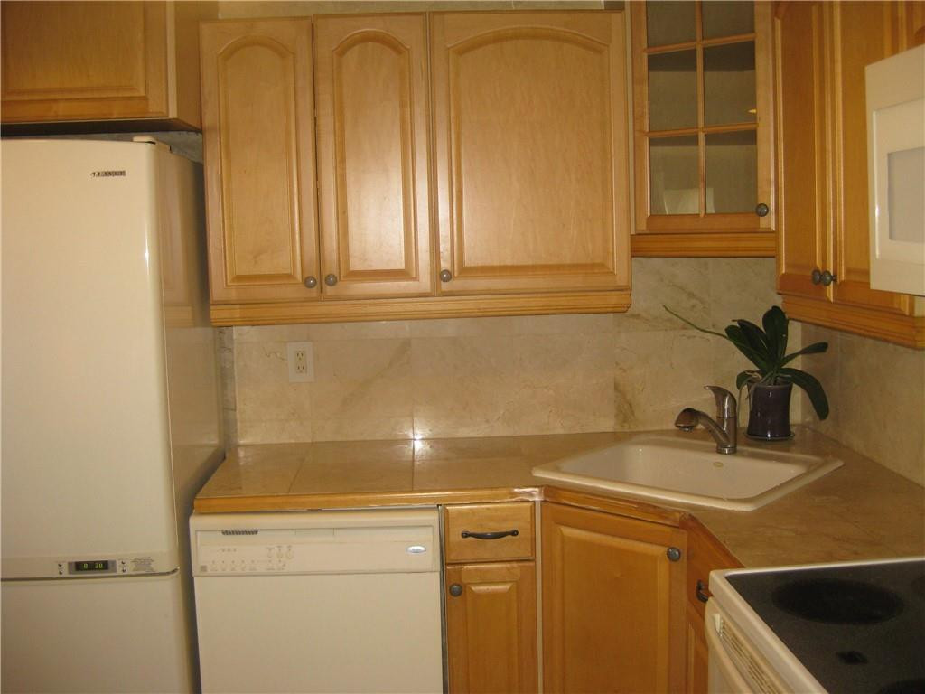 9355 Southwest 8th Street, Unit 220 Boca Raton, FL 33428 - Photo 2 of 10 Photo 2