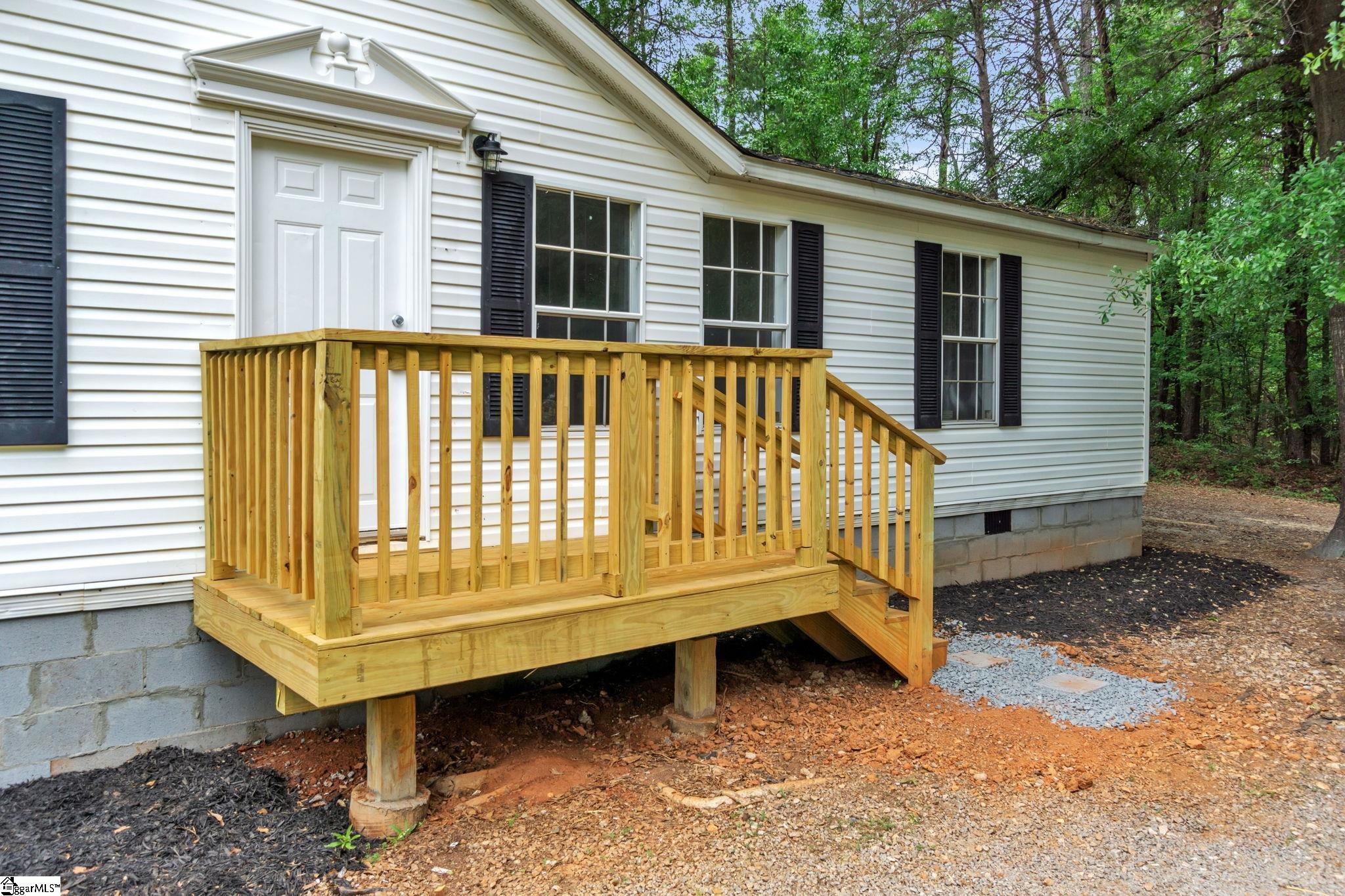 109 Wiley Road Liberty, SC 29657 - Photo 2 of 28