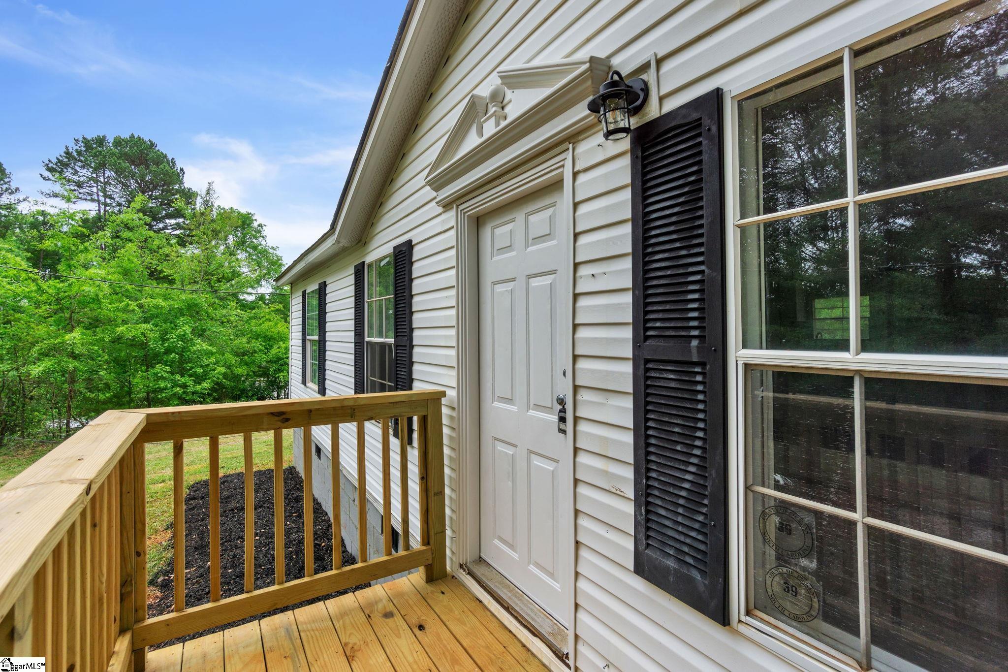 109 Wiley Road Liberty, SC 29657 - Photo 3 of 28