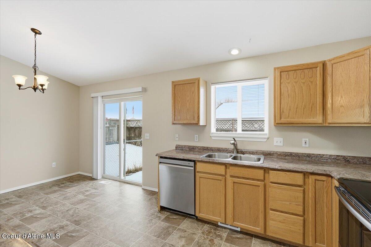 14425 Stevens Street Rathdrum, ID 83858 - Photo 13 of 30 Kitchen and Dining