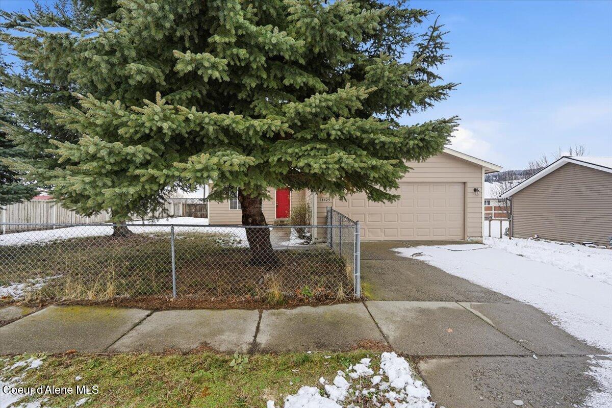 14425 Stevens Street Rathdrum, ID 83858 - Photo 3 of 30 Front Drive