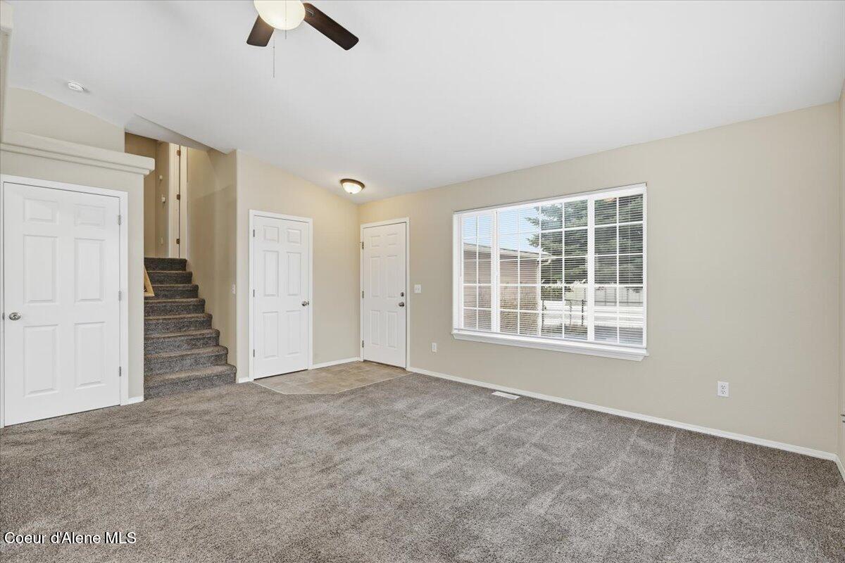 14425 Stevens Street Rathdrum, ID 83858 - Photo 6 of 30 Living and Entry