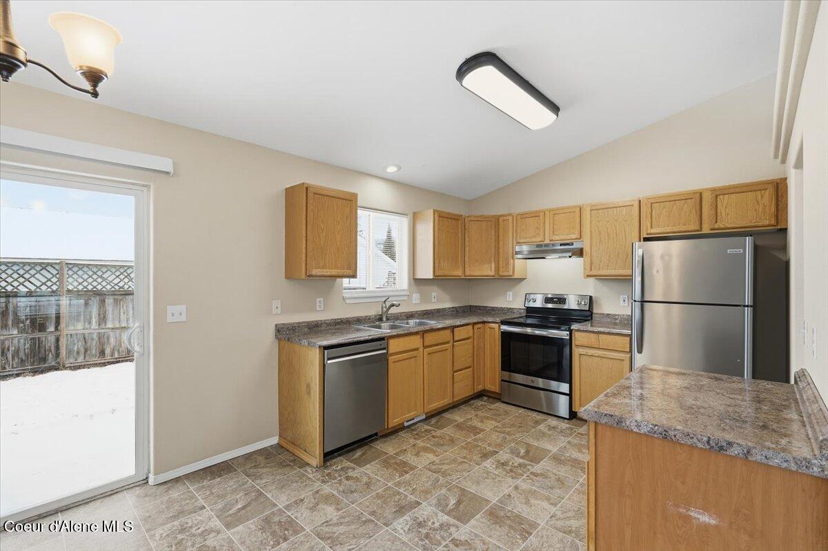 14425 Stevens Street Rathdrum, ID 83858 - Photo 9 of 30 Dining to Kitchen