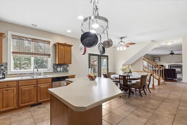 $525,000 | 2010 Strand Drive, Champaign, IL 61822