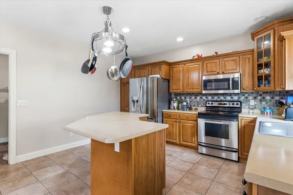 $525,000 | 2010 Strand Drive, Champaign, IL 61822