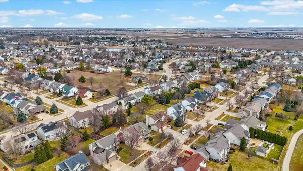 $525,000 | 2010 Strand Drive, Champaign, IL 61822