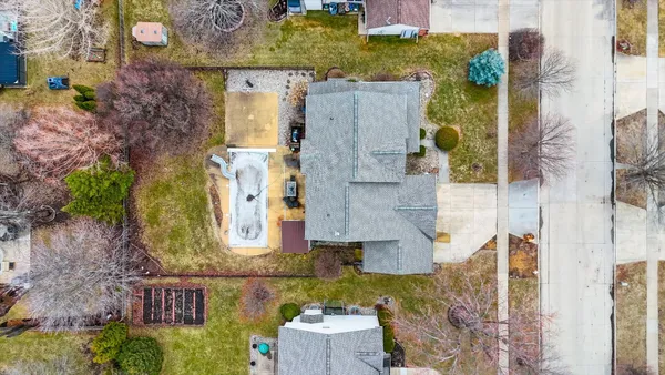 $525,000 | 2010 Strand Drive, Champaign, IL 61822