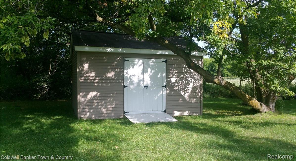10770 Chase Lake Road Fowlerville, MI 48836 - Photo 16 of 43 ExteriorLGShed.jpg