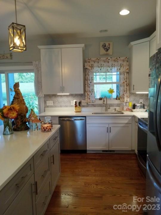 148 Freedom Road Hendersonville, NC 28792 - Photo 15 of 31 Gallery Image 15