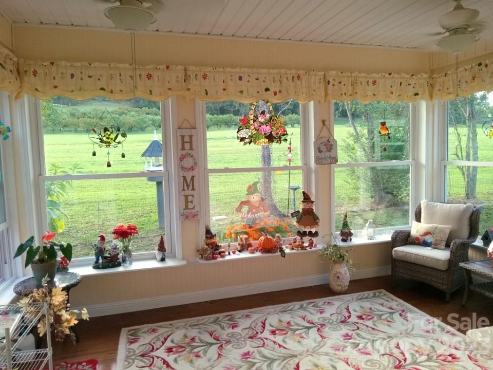148 Freedom Road Hendersonville, NC 28792 - Photo 23 of 31 Gallery Image 23