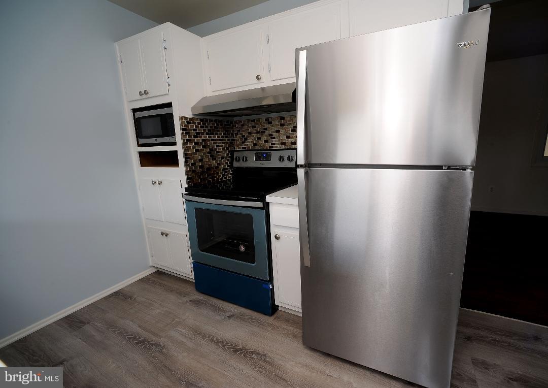 6015 Meriwether Lane Springfield, VA 22150 - Photo 11 of 32 kitchen