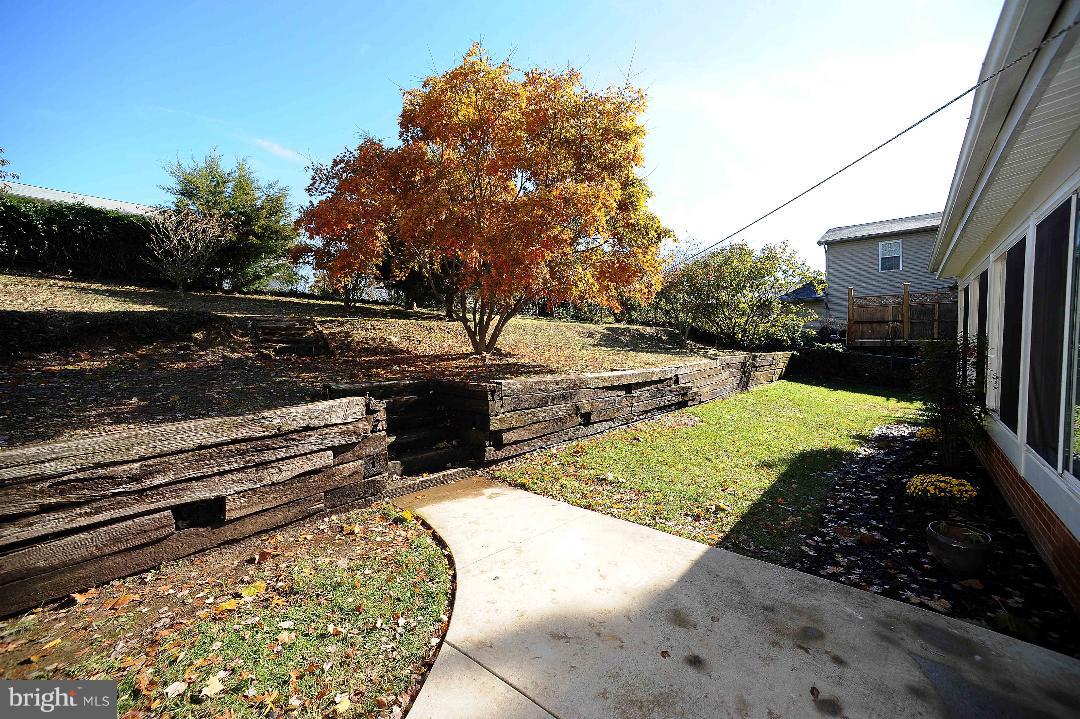 6015 Meriwether Lane Springfield, VA 22150 - Photo 27 of 32 exterior backyard