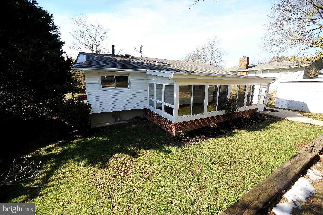 6015 Meriwether Lane Springfield, VA 22150 - Photo 29 of 32 exterior backyard