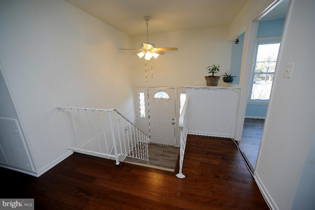 6015 Meriwether Lane Springfield, VA 22150 - Photo 5 of 32 front foyer entrance