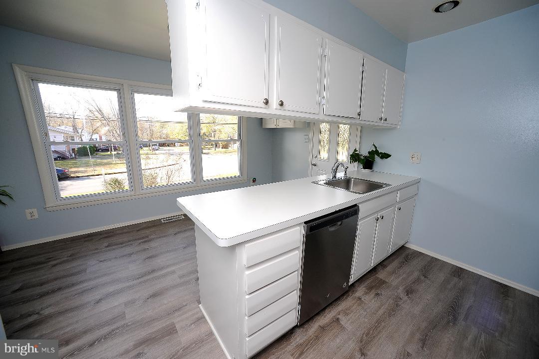 6015 Meriwether Lane Springfield, VA 22150 - Photo 10 of 32 kitchen