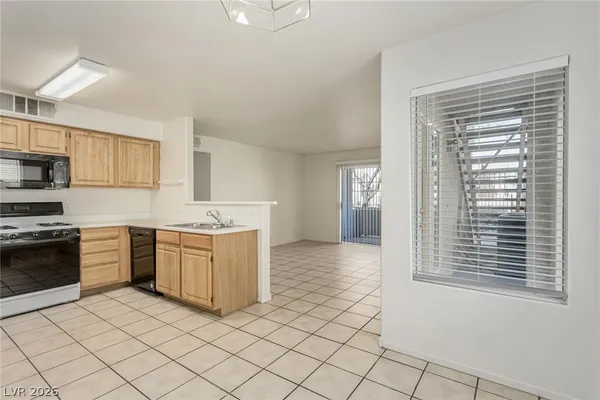 $1,250 | 5710 East Tropicana Avenue, Unit 1108, Las Vegas, NV 89122
