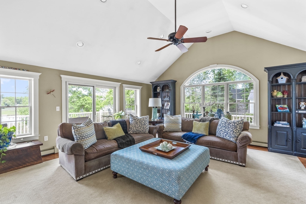 102 Riverside Circle Marshfield, MA 02050 - Photo 15 of 42