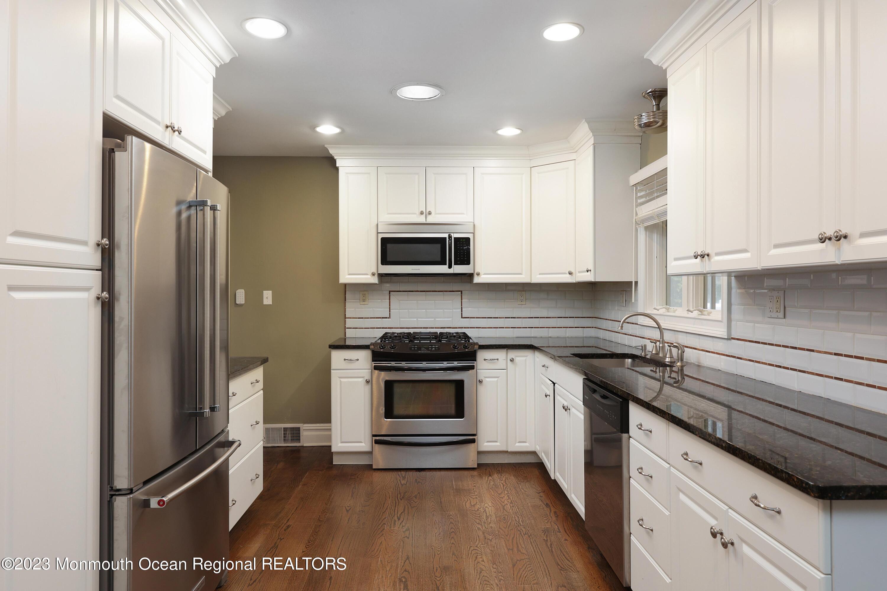 7 Rutgers Drive Fair Haven, NJ 07704 - Photo 12 of 28 758A4087