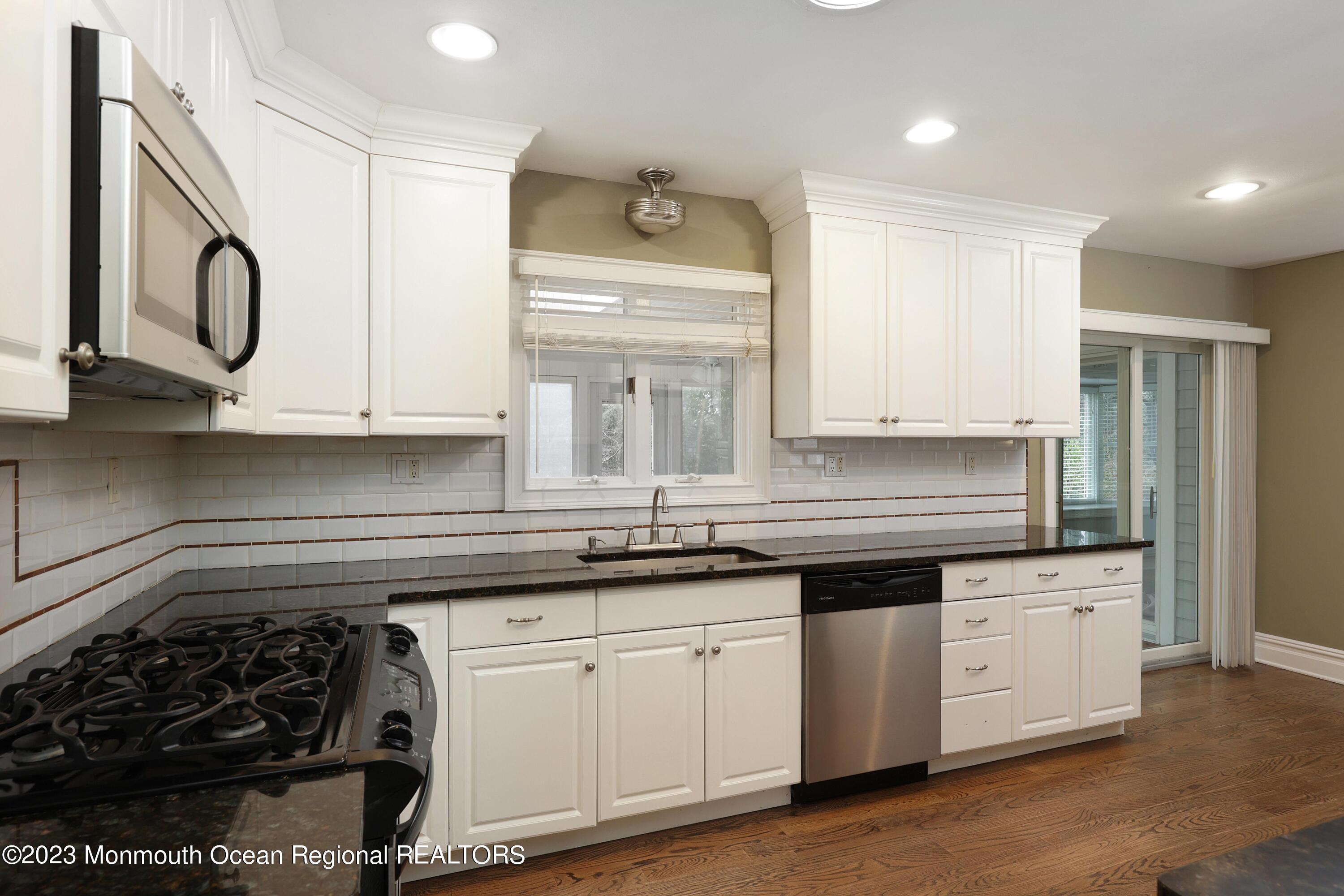 7 Rutgers Drive Fair Haven, NJ 07704 - Photo 13 of 28 758A4092