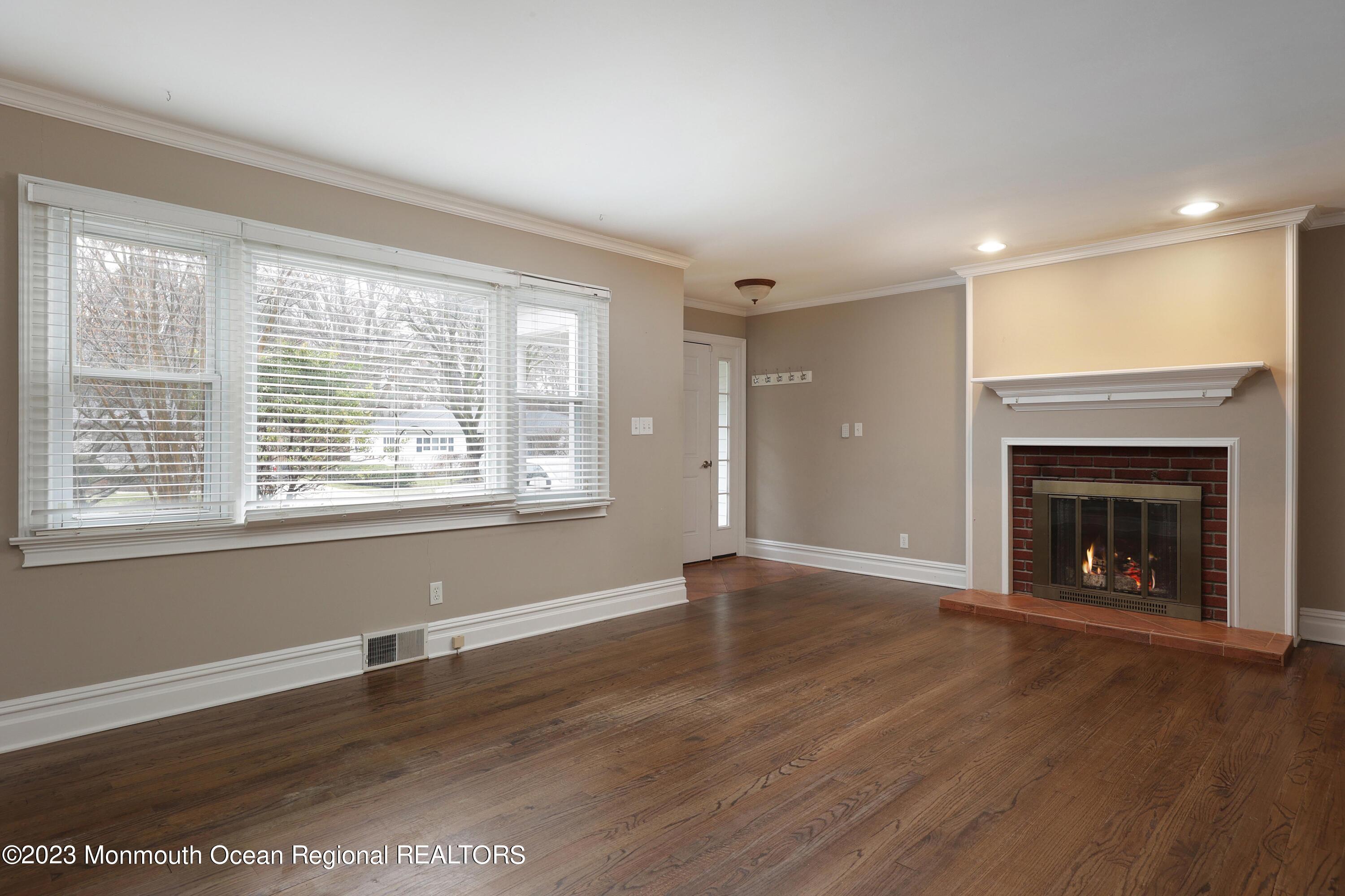 7 Rutgers Drive Fair Haven, NJ 07704 - Photo 3 of 28 758A4019